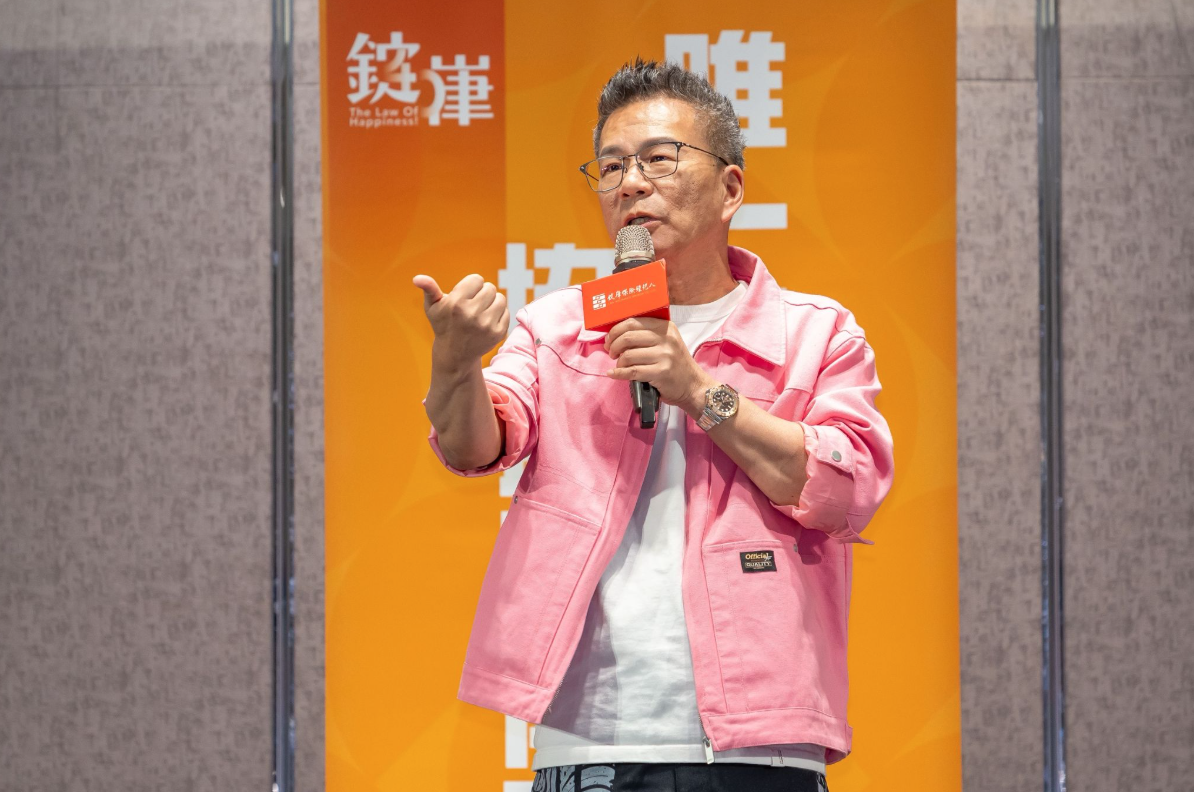 沈玉琳在講座中以幽默包裹真心的分享，讓保險不再只是艱澀的商品名詞，而是每個家庭都應及早思考的風險準備。