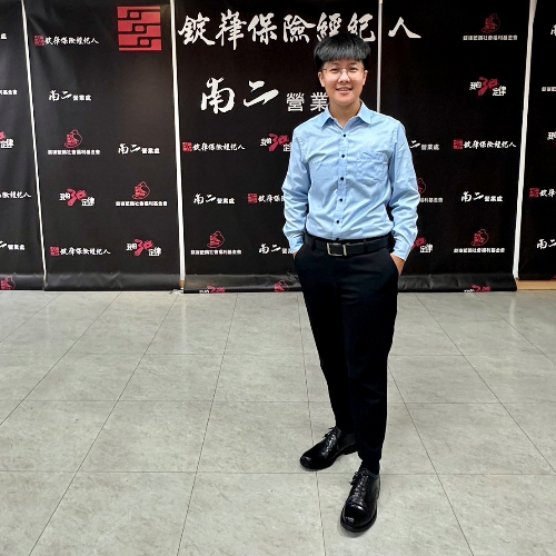 李以玲