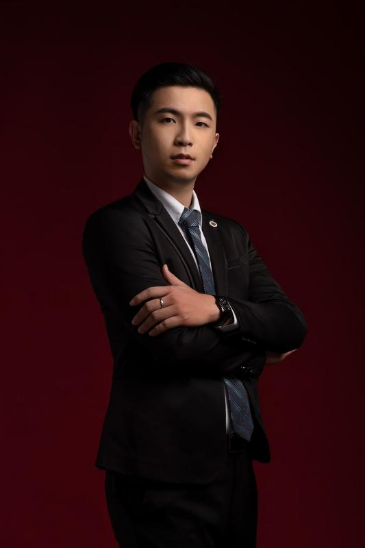 李育嘉照片